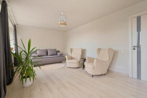 Sunny Apartment between airport and city with 3 bedrooms, Riga